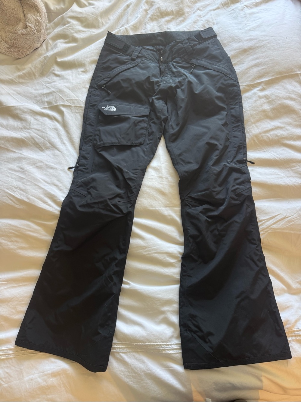 LONG The North Face women’s Black Ski Pants - Weather-Resistant 32” inseam